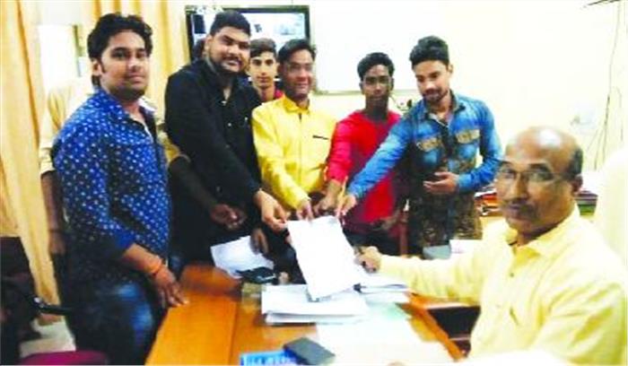 परीक्षाओं के नतीजे में गड़बड़ी का आरोप