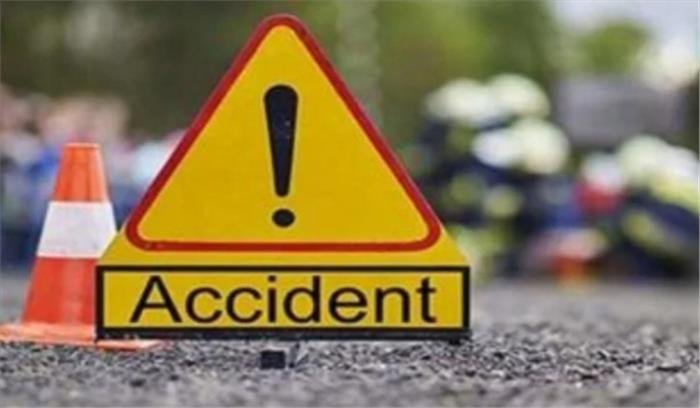 बिहार: सड़क हादसे में तीन लोगों की मौत