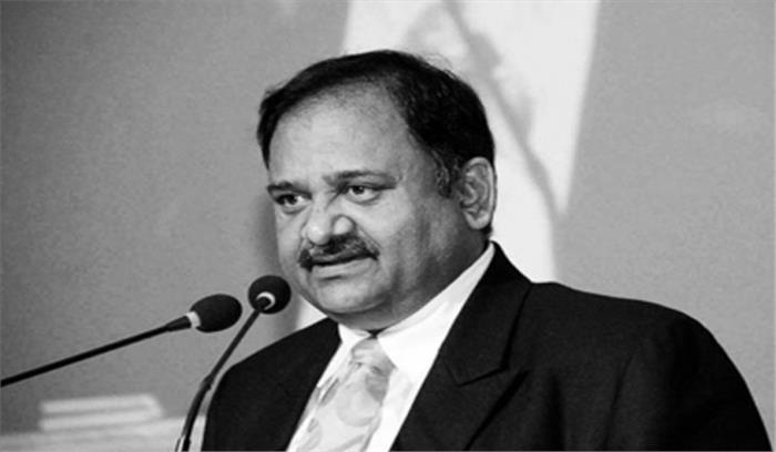 घोटालेबाज मुकेश मोदी की आदर्श को-ऑपरेटिव सोसायटी पर जड़ा ताला