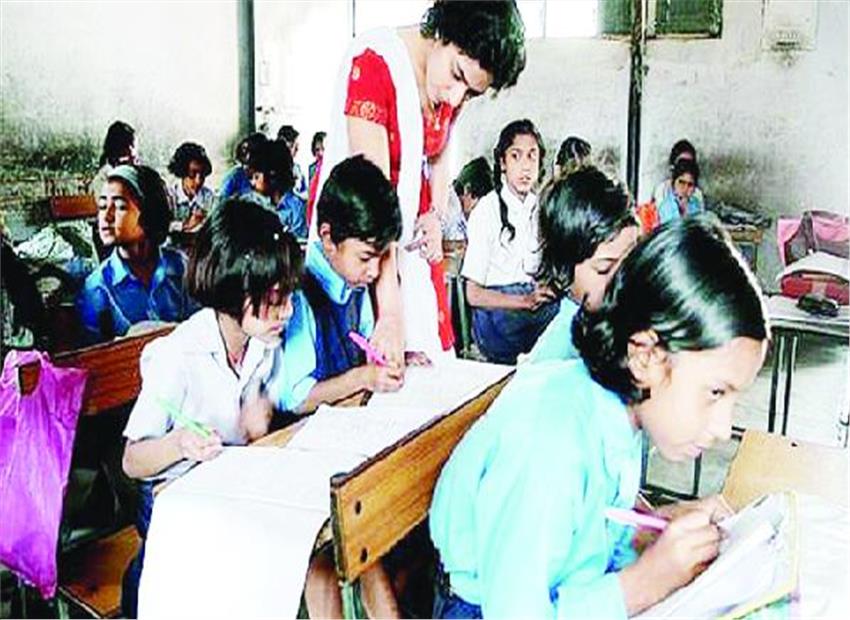 परिषदीय विद्यालयों में नामांकन बढ़ाने के लिए चलाया जाएगा अभियान