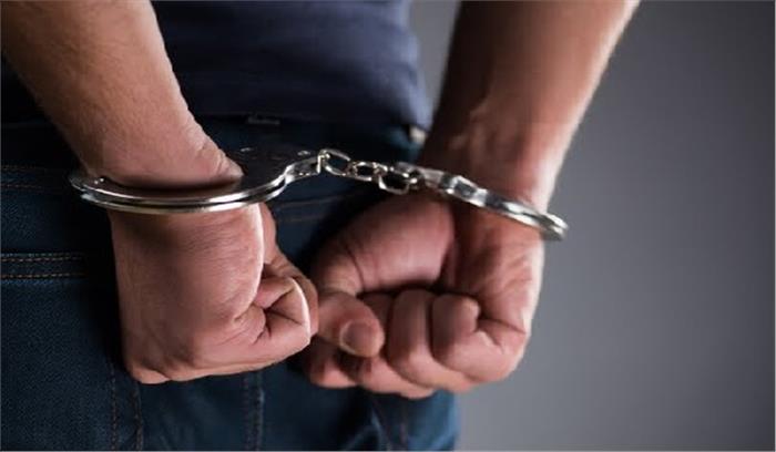 छात्रा के साथ गलत हरकत का आरोपी शिक्षक गिरफ्तार छात्रा के साथ गलत हरकत का आरोपी शिक्षक गिरफ्तार