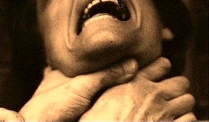 स्कूल के सीनियर लड़के ने 12वीं की छात्रा की गला घोंट कर की हत्या