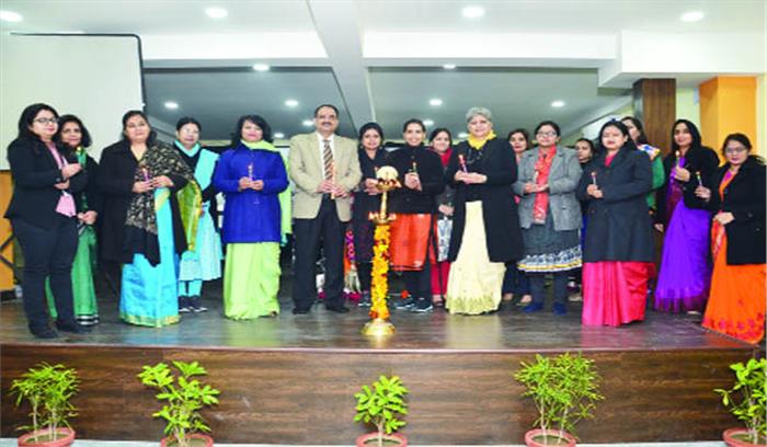 सेमिनार का उद्देश्य छात्रों को भावी जीवन व कठिन विषयों के लिए तैयार करना