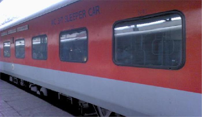 सियालदह राजधानी एक्सप्रेस के यात्रियों ने खराब खाने की शिकायत की