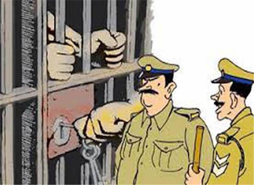 फर्जी अधिकारी बन फैक्ट्री मालिकों से ठगी