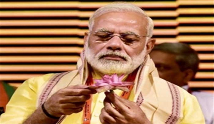 दूसरे वर्ष भी केवीआईसी कैलेंडर में चमके मोदी