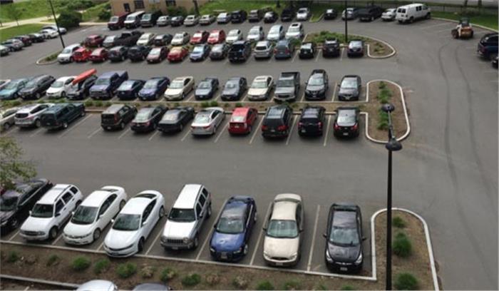 सेक्टरों के हिसाब से तैयार किया गया पार्किंग का ले आउट