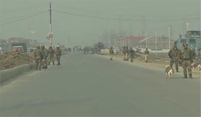 श्रीनगर-मुजफ्फराबाद राजमार्ग पर विस्फोटक उपकरण बरामद