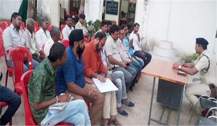 दुर्गा समिति अपने अपने पंडालों की सुरक्षा व्यवस्था स्वयं करें : टीआई दुर्गा समिति अपने अपने पंडालों की सुरक्षा व्यवस्था स्वयं करें : टीआई