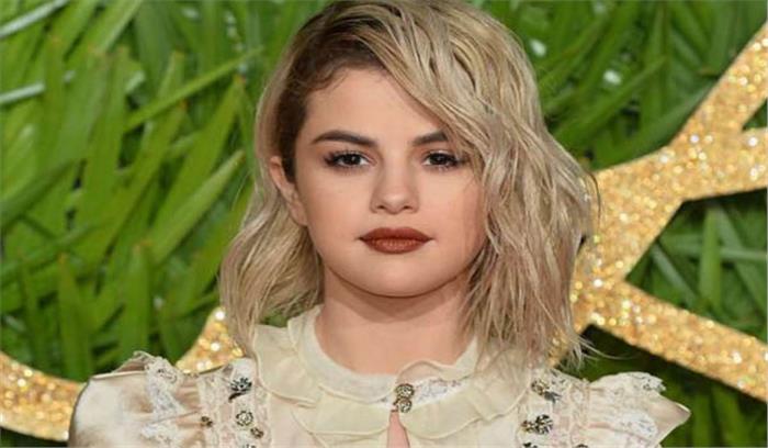 नए साल का जश्न मनाने के लिए मेक्सिको पहुंची सेलेना गोमेज