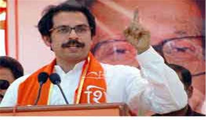 गठबंधन तोड़ने के बाद शिवसेना पर सरकार से अलग होने का दबाव गठबंधन तोड़ने के बाद शिवसेना पर सरकार से अलग होने का दबाव