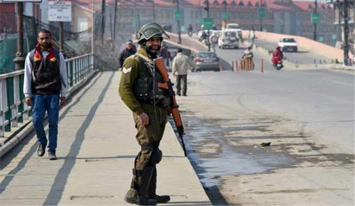 अलगाववादियों के विरोध प्रदर्शनों के मद्देनजर श्रीनगर में लगा प्रतिबंध