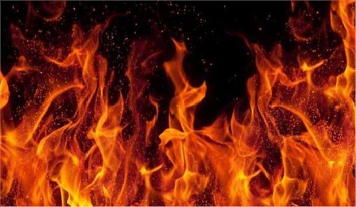  उत्तर प्रदेश : बेटे के साथ महिला ने लगाई आग, दोनों की मौत