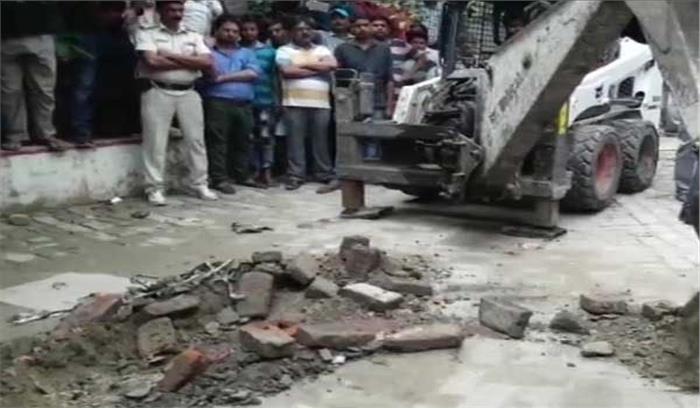 मुजफ्फरपुर बालिका गृह में यौन शोषण के मामले में सीबीआई जांच की मांग मुजफ्फरपुर बालिका गृह में यौन शोषण के मामले में सीबीआई जांच की मांग