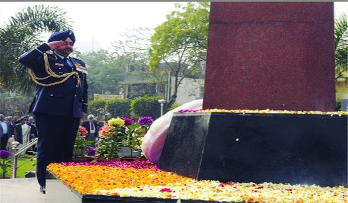 शहीद स्मारक पर माल्यार्पण समारोह का आयोजन 