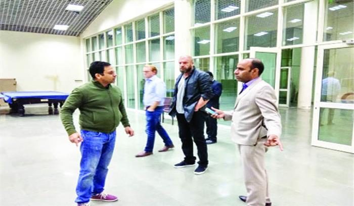 डब्ल्यूडब्ल्यूई के पहलवान ट्रिपल एच ने स्टेडियम का किया दौरा