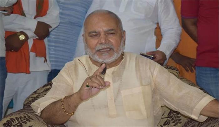 चिन्मयानंद कांड: पूछताछ के बाद स्वामी की घेराबंदी शुरू, आश्रम पर अतिरिक्त बल तैनात चिन्मयानंद कांड: पूछताछ के बाद स्वामी की घेराबंदी शुरू, आश्रम पर अतिरिक्त बल तैनात