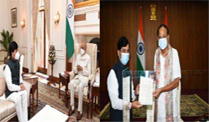 शाहनवाज ने राष्ट्रपति और उप राष्ट्रपति से की मुलाकात शाहनवाज ने राष्ट्रपति और उप राष्ट्रपति से की मुलाकात