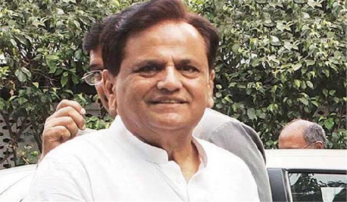 वाघेला समेत 5 समर्थकों ने अहमद के खिलाफ वोट दिया 