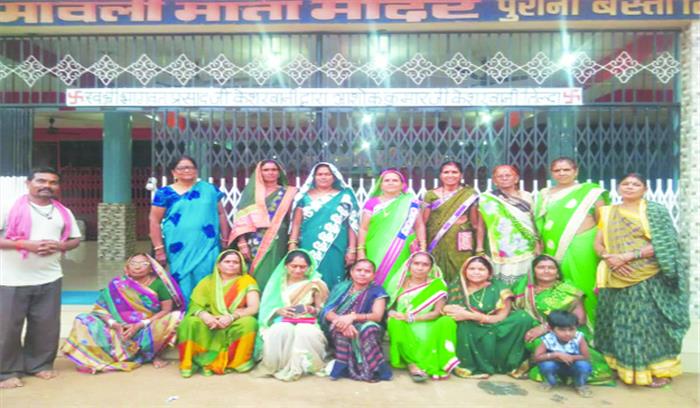 तिल्दा : शारदा महिला मंडल ने मनाया हरेली उत्सव