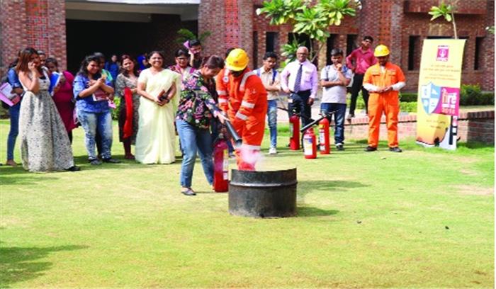 आग से बचने के लिए सुरक्षा कार्यक्रम का हुआ आयोजन