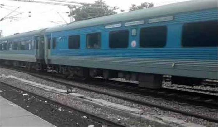 कानपुर सेंट्रल स्टेशन के निकट हादसे का शिकार होने से बाल बाल बची शताब्दी