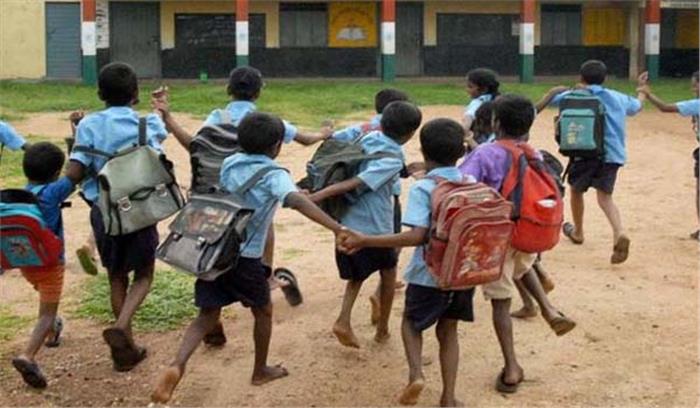 मध्यप्रदेश : स्कूल की क्लास में चलता पंखा गिरने छात्र घायल