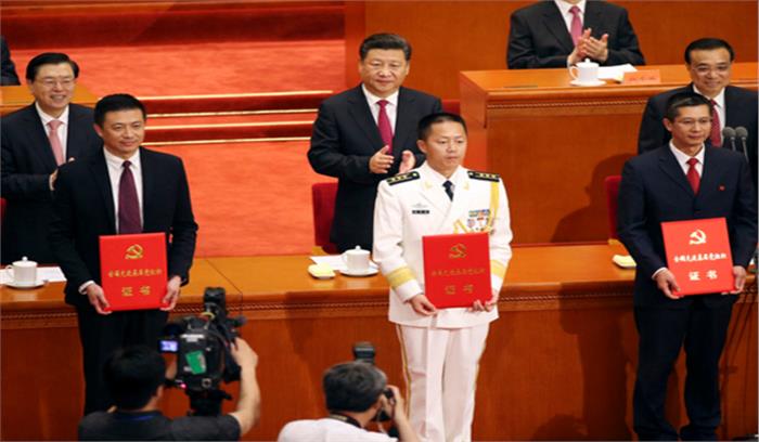 शी जिनपिंग महान नेताओ माओ और शियाओपिंग की श्रेणी में शामिल