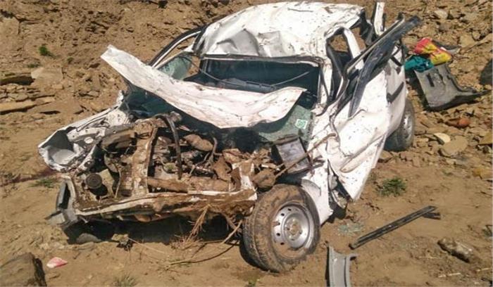 हिमाचल प्रदेश : कोटखाई में छोल के निकट कार हादसे में चार लोगों की मृत्यु हिमाचल प्रदेश : कोटखाई में छोल के निकट कार हादसे में चार लोगों की मृत्यु