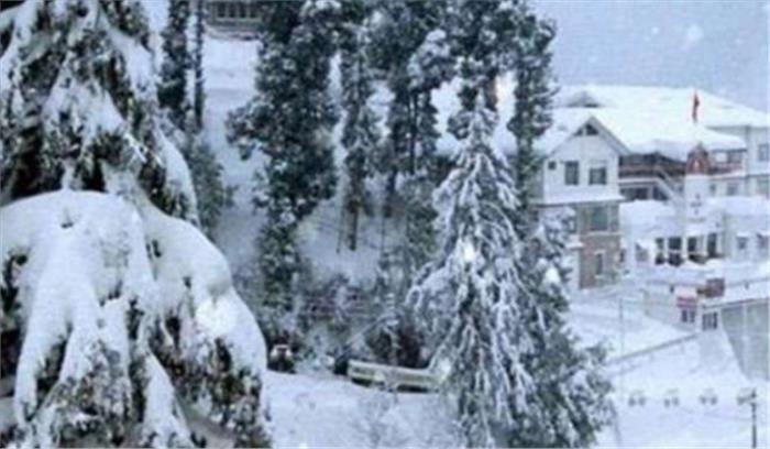 हिमाचल प्रदेश: पर्यटन स्थल कल्पा में बर्फबारी