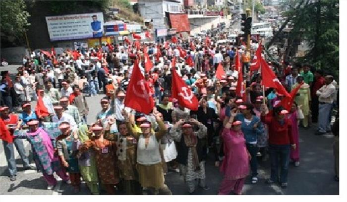 शिमला : माकपा ने बस किराये में वृद्धि के खिलाफ किया प्रदर्शन