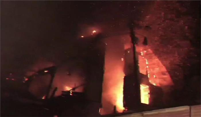 शिमला के ब्रिटिशकालीन ग्रैंड होटल में लगी आग,कोई हताहत नहीं