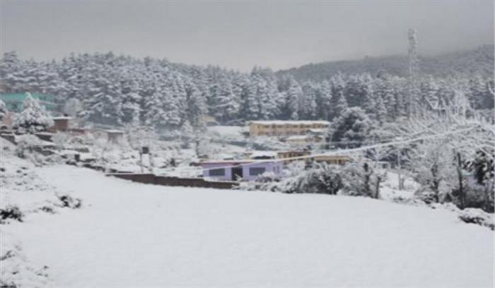 हिमाचल: हिमपात तथा भारी बारिश से जनजीवन प्रभावित हिमाचल: हिमपात तथा भारी बारिश से जनजीवन प्रभावित