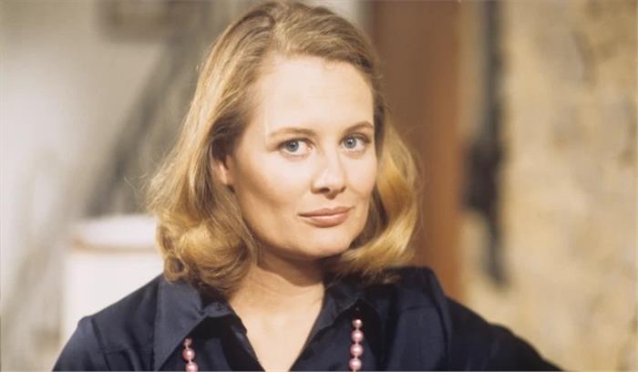 हॉलीवुड अभिनेत्री शिर्ले नाइट का निधन