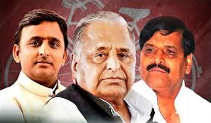 शिवपाल और अखिलेश दोनों के कार्यक्रम में पहुंचे मुलायम