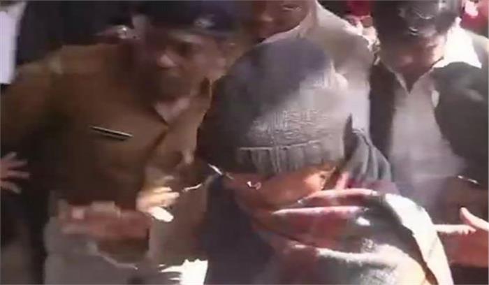 लालू सीबीआई कोर्ट पहुंचे, आज होगा सज़ा का ऐलान लालू सीबीआई कोर्ट पहुंचे, आज होगा सज़ा का ऐलान