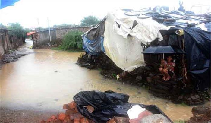 मध्यप्रदेश : पहली वर्षा में कई बस्तियों में भरा पानी