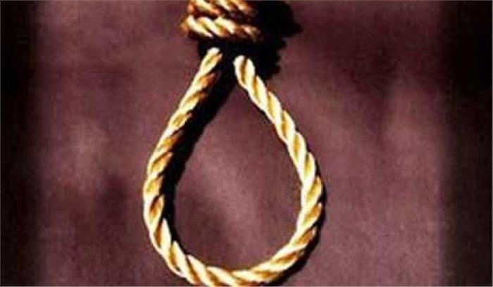 मध्यप्रदेश : पेड़ से लटका युवक का शव मिला