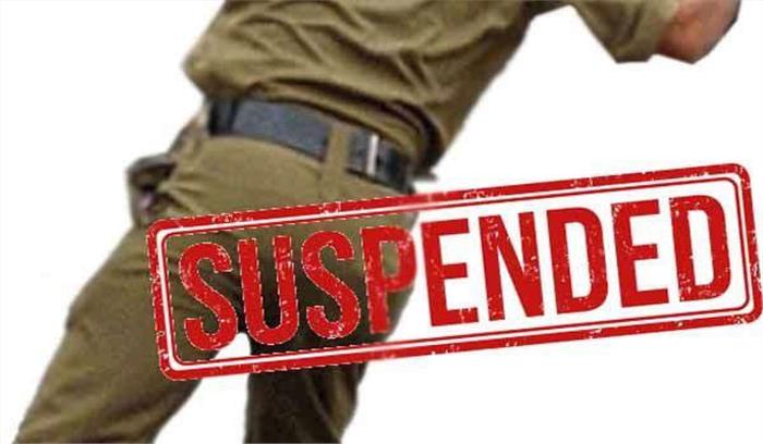 घोड़े पर सवार होकर जुलूस में शामिल होने वाले थाना प्रभारी निलंबित घोड़े पर सवार होकर जुलूस में शामिल होने वाले थाना प्रभारी निलंबित