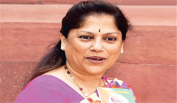 यशोधरा ने किया 14वें हॉकी टर्फ का लोकार्पण