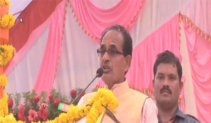 कांग्रेस का आचरण लोकतंत्र के लिए शुभ नहीं: शिवराज