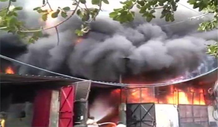 नरेला: जूते की फैक्ट्री में लगी आग