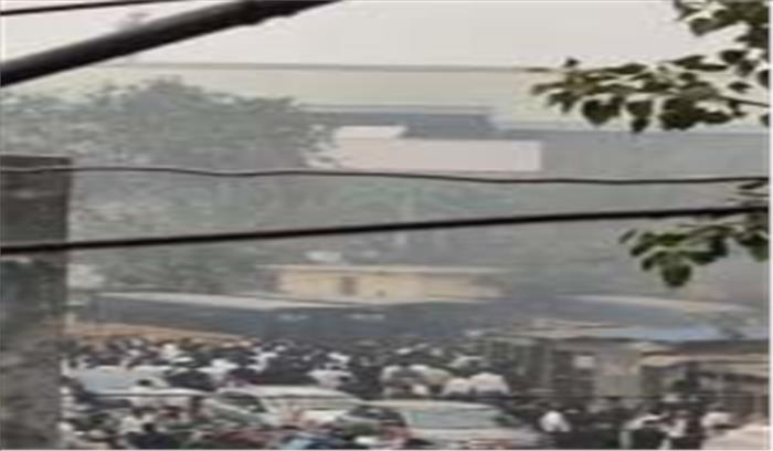 तीस हजारी कांड : अब कैदी भी बन सकते हैं गवाह, ईश्वर का शुक्रिया कोर्ट लॉकअप में बंद कैदी बच गए वरना... तीस हजारी कांड : अब कैदी भी बन सकते हैं गवाह, ईश्वर का शुक्रिया कोर्ट लॉकअप में बंद कैदी बच गए वरना...