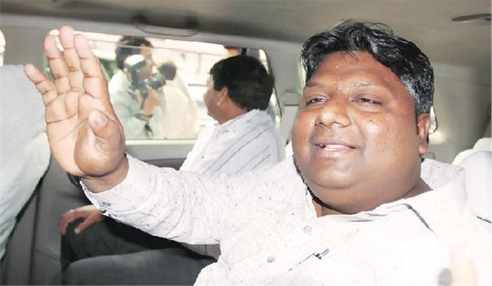 उचित दर की दुकानों पर कायम हैं अनियमितताएं, दो पर हुई कार्रवाई