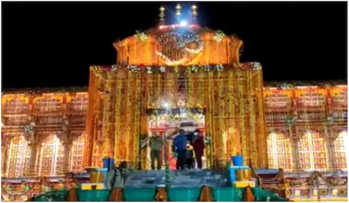 वैदिक मंत्रोचार के साथ खुले श्री बदरीनाथ धाम के कपाट