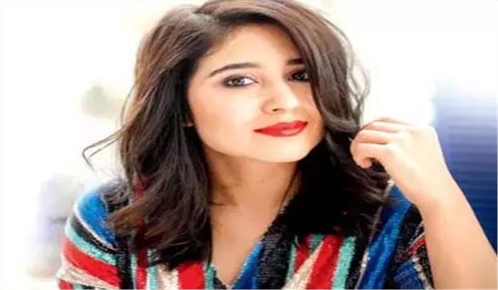 श्वेता त्रिपाठी मिर्जापुर 2 में जीरो मेकअप लुक में 