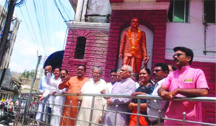 निगम ने डॉ. श्यामा प्रसाद मुखर्जी को पुण्यतिथि पर नमन किया निगम ने डॉ. श्यामा प्रसाद मुखर्जी को पुण्यतिथि पर नमन किया