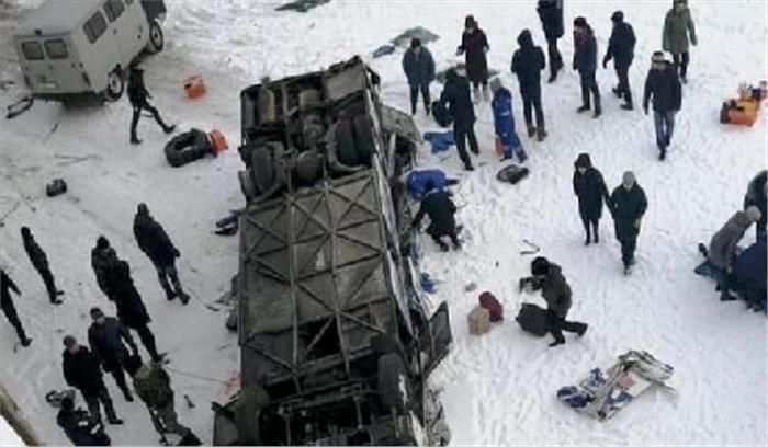 साइबेरिया में ब्रिज से बस गिरने से 19 लोगों की मौत