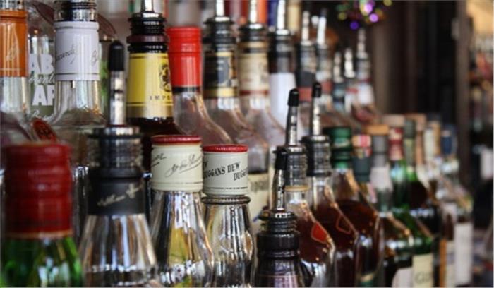 उप्र : नेपाली शराब के साथ तस्कर गिरफ्तार