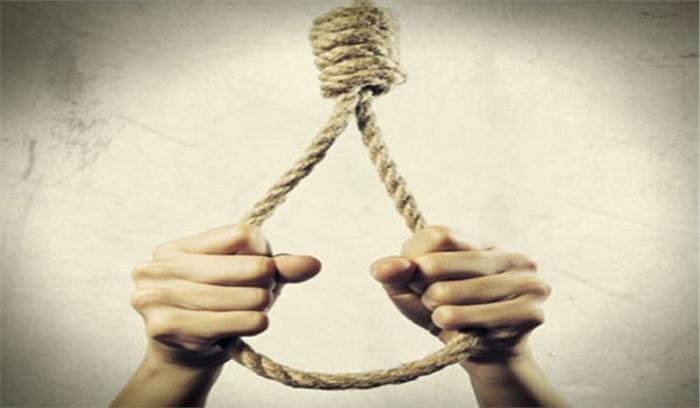 मप्र: उत्पीड़न मामले में फंसे चिकित्सक ने लगाई फांसी मप्र: उत्पीड़न मामले में फंसे चिकित्सक ने लगाई फांसी